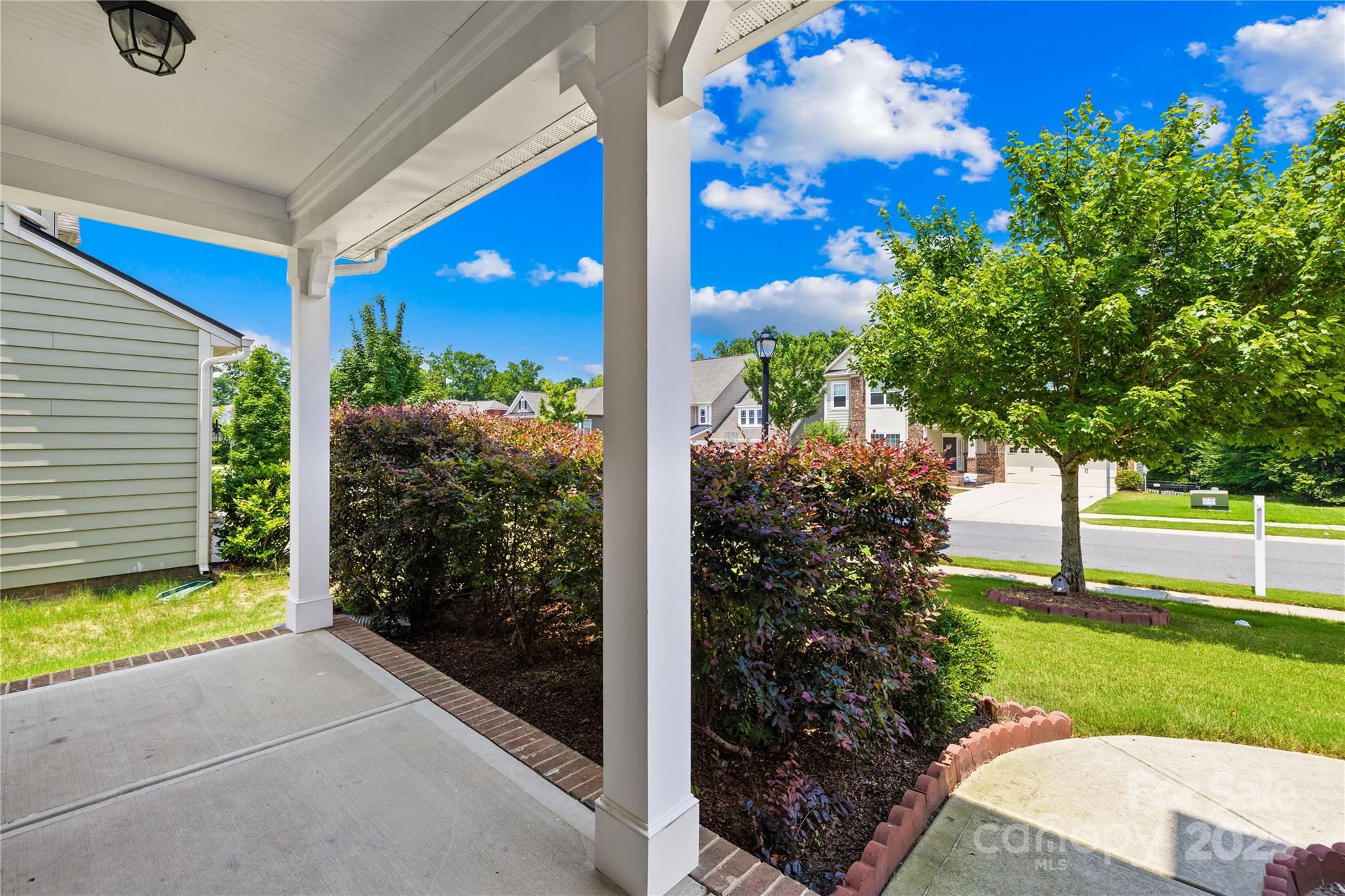 586 Brookhaven Drive Fort Mill, SC 29708 - Photo 5 of 47 a view of a backyard of the house