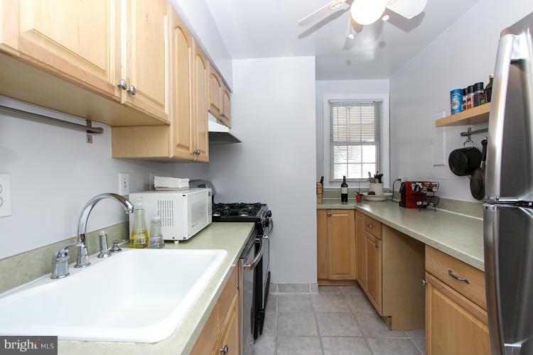 8329 Grubb Road, Unit G101 Silver Spring, MD 20910 - Photo 6 of 17 Kitchen