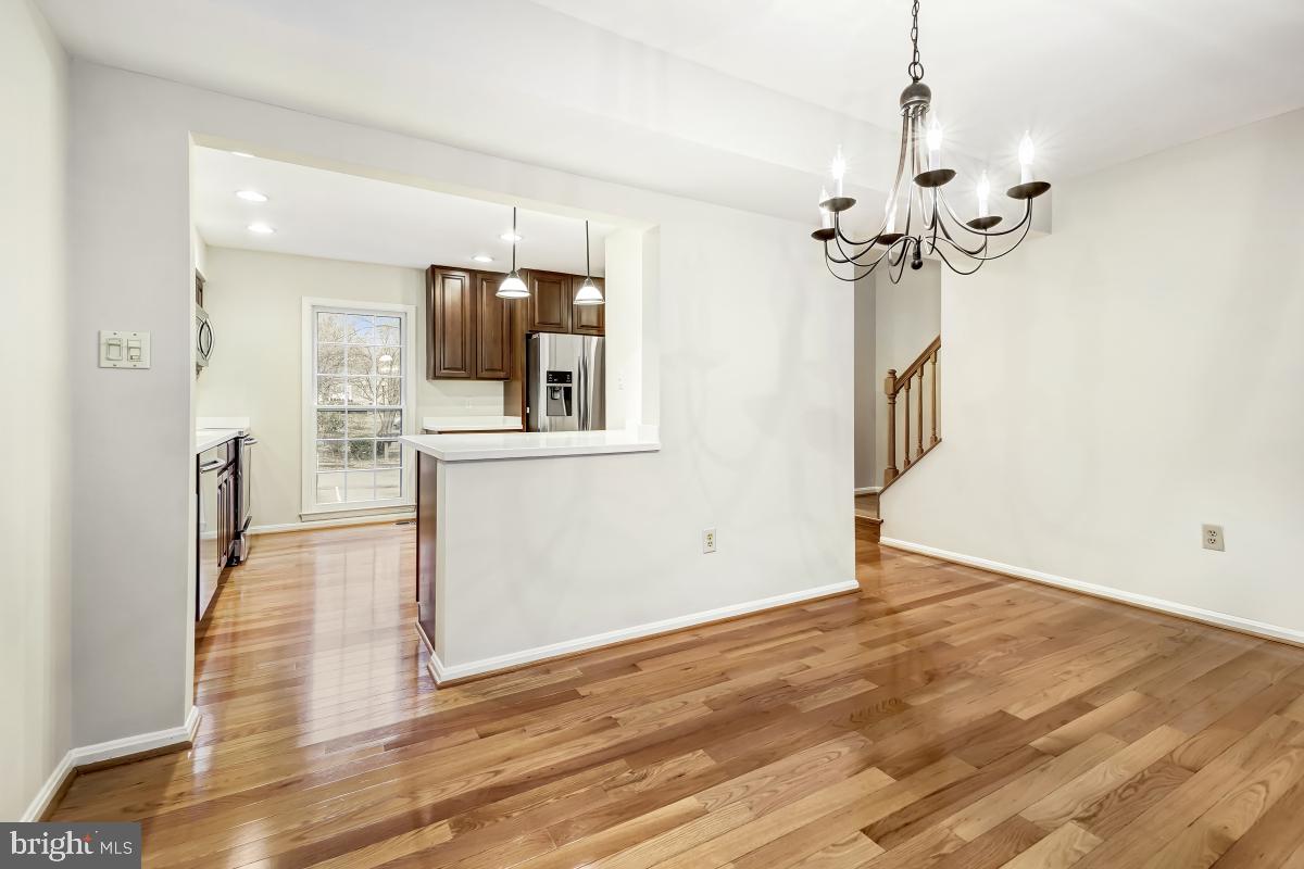 2167 Greenkeepers Court Reston, VA 20191 - Photo 14 of 51 Dining Room