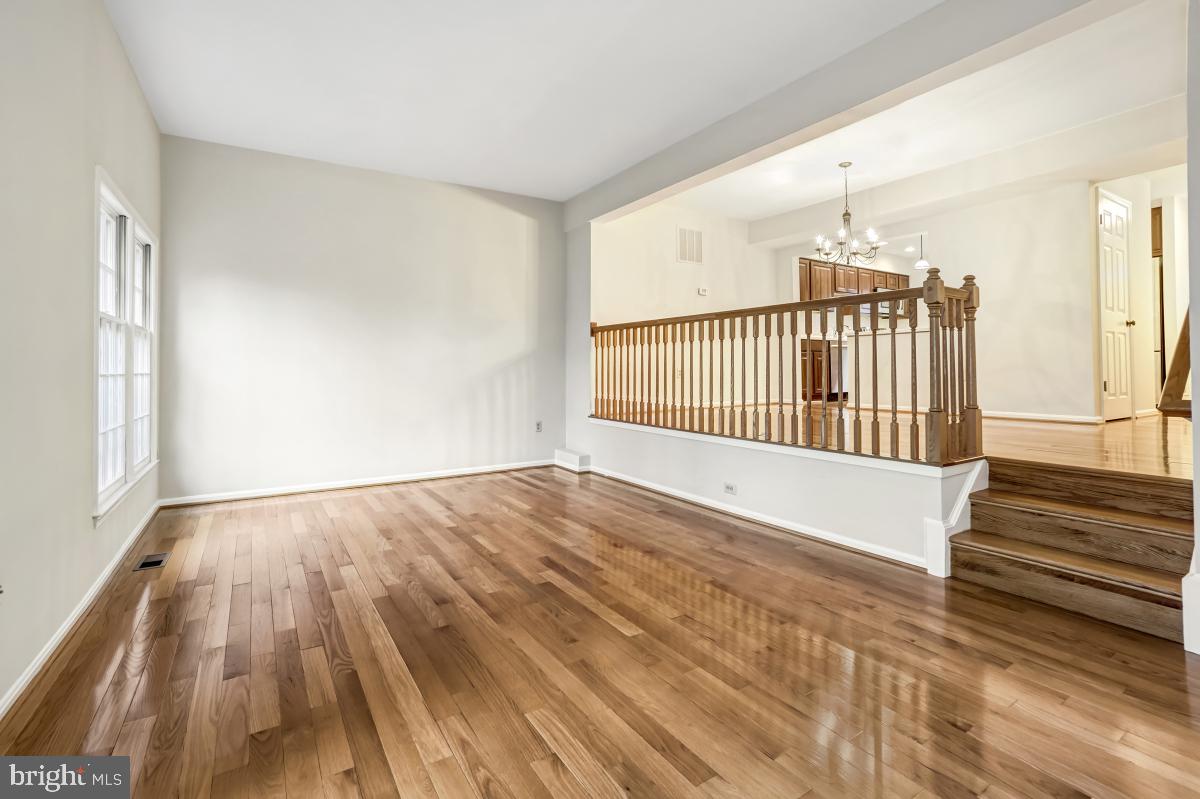 2167 Greenkeepers Court Reston, VA 20191 - Photo 20 of 51 Large Living Room