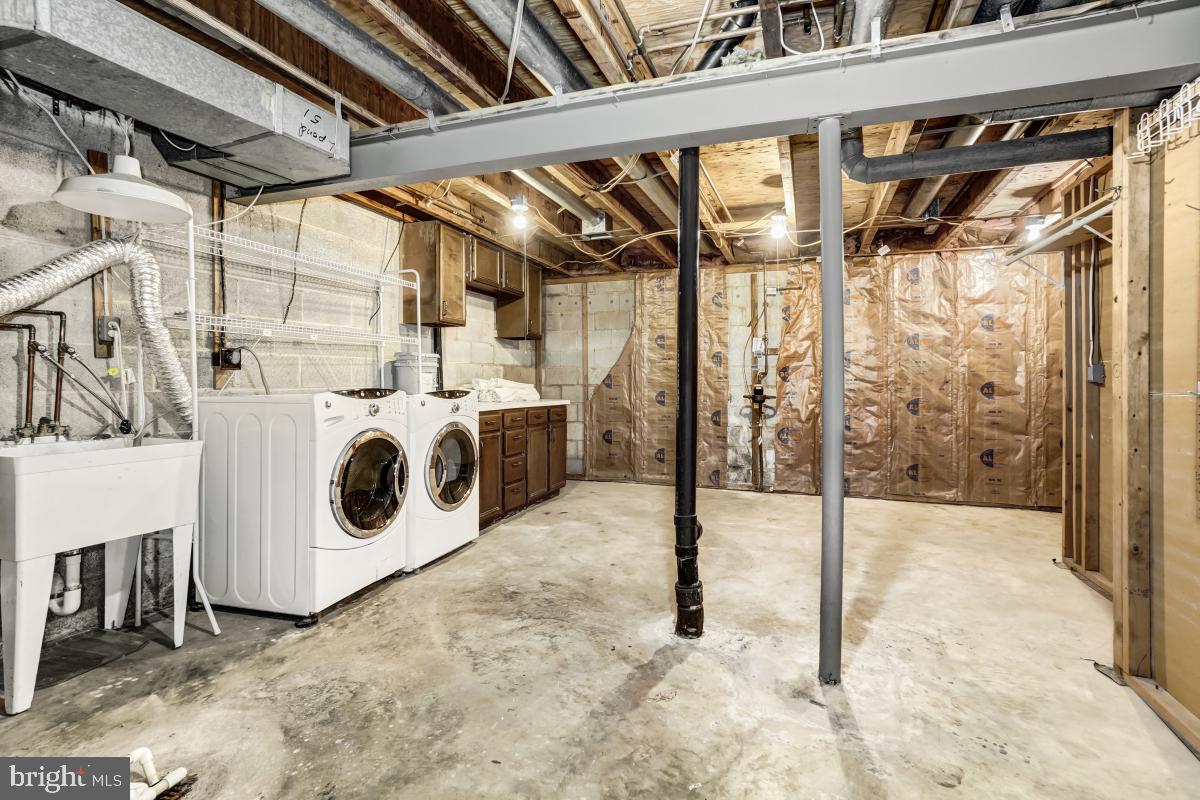 2167 Greenkeepers Court Reston, VA 20191 - Photo 45 of 51 Storage & Laundry