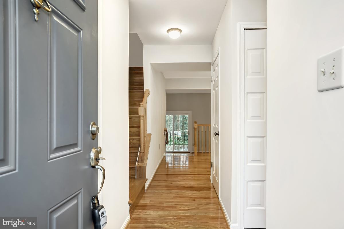 2167 Greenkeepers Court Reston, VA 20191 - Photo 5 of 51 Gallery Image 5