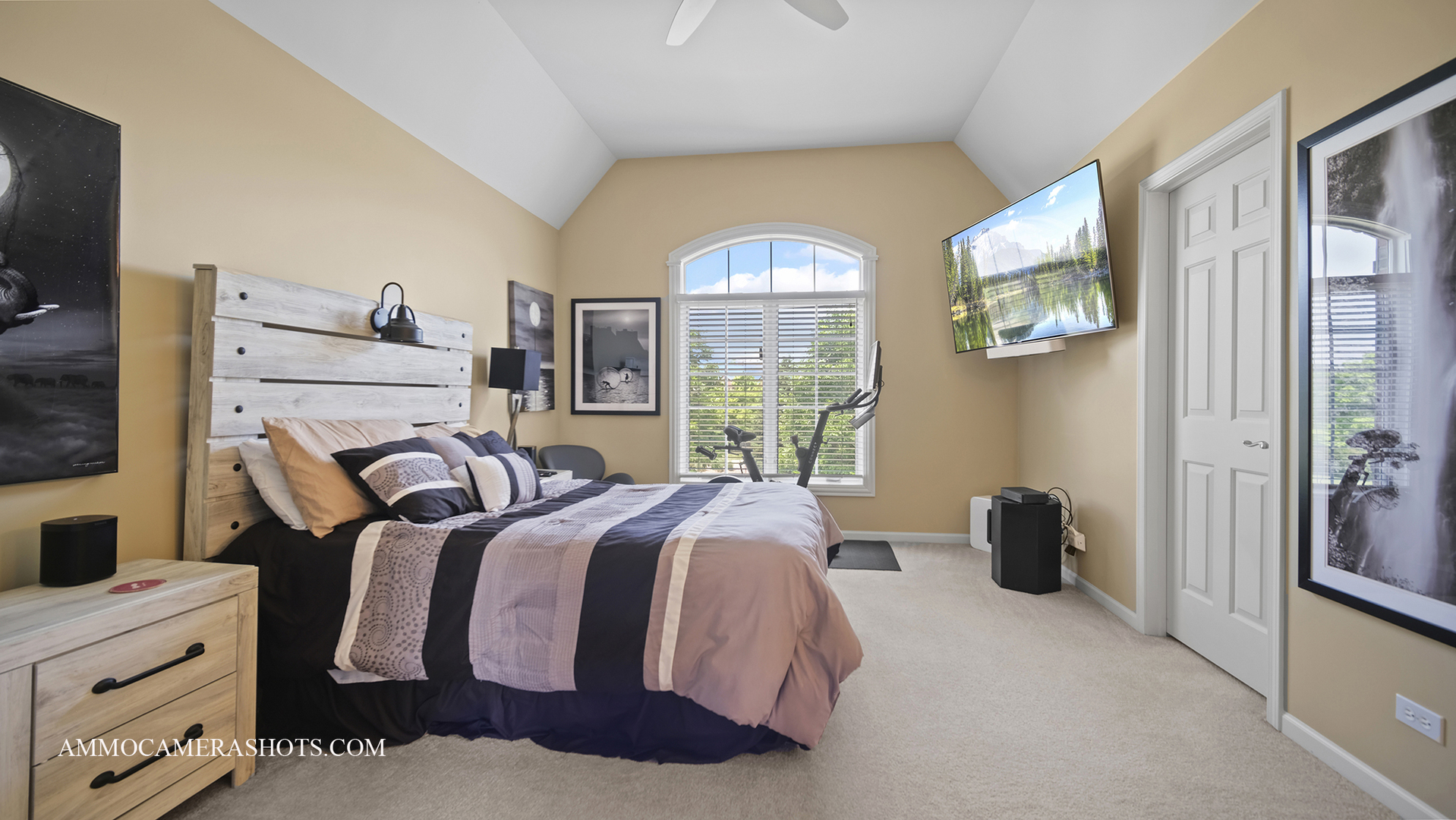 39W555 Walt Whitman Road St. Charles, IL 60175 - Photo 31 of 52 a bedroom with a bed and wooden floor