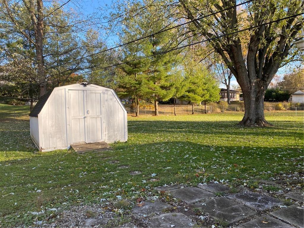 902 North Nursery Road Anderson, IN 46012 - Photo 4 of 37