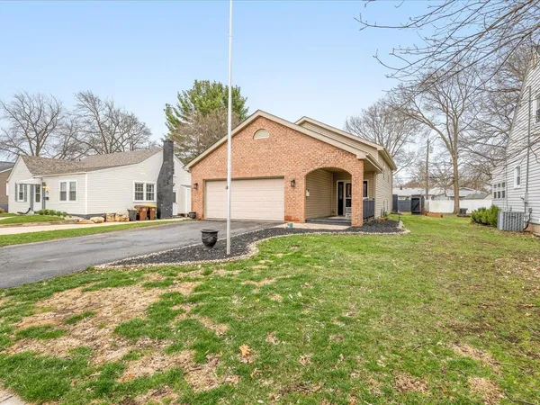 $185,000 | 207 Coronado Boulevard, Loves Park, IL 61111