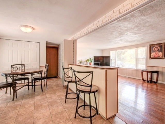 3351 Caton Farm Road Joliet, IL 60431 - Photo 5 of 17