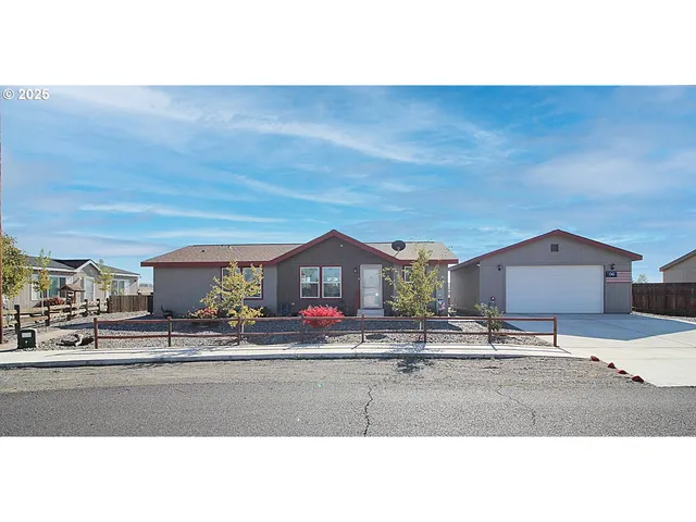 $324,900 | 160 Southeast Charity Loop, Irrigon, OR 97844