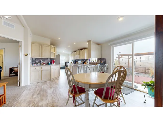 $324,900 | 160 Southeast Charity Loop, Irrigon, OR 97844