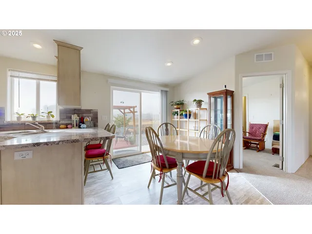 $324,900 | 160 Southeast Charity Loop, Irrigon, OR 97844