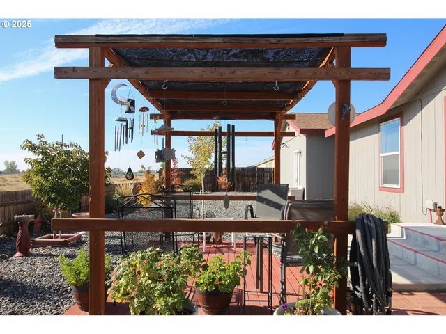 $324,900 | 160 Southeast Charity Loop, Irrigon, OR 97844