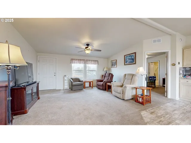 $324,900 | 160 Southeast Charity Loop, Irrigon, OR 97844