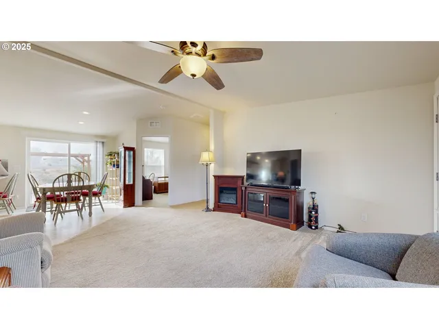 $324,900 | 160 Southeast Charity Loop, Irrigon, OR 97844