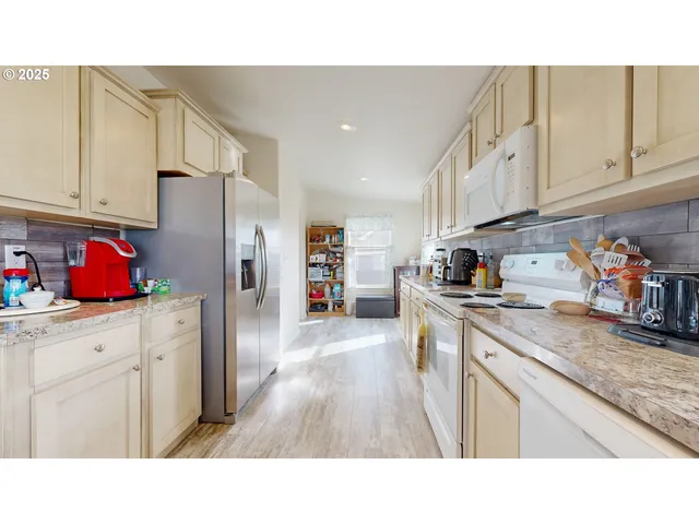 $324,900 | 160 Southeast Charity Loop, Irrigon, OR 97844