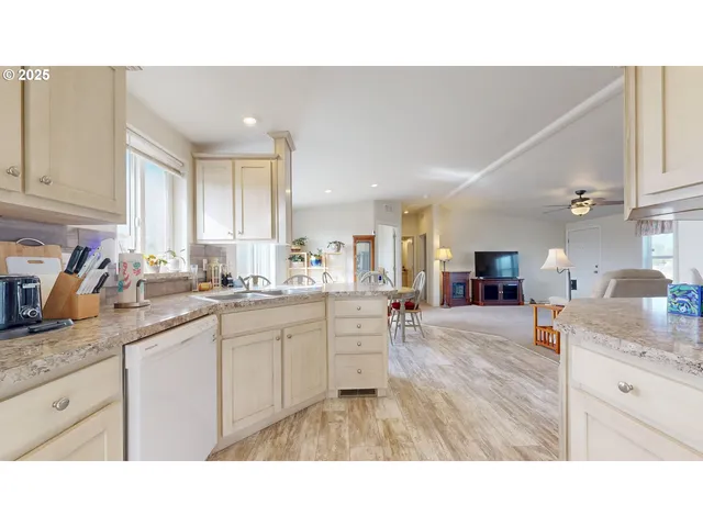 $324,900 | 160 Southeast Charity Loop, Irrigon, OR 97844