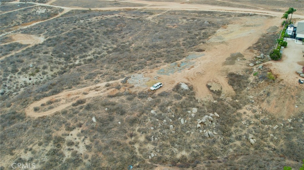 976 Highridge Street Riverside, CA 92506 - Photo 4 of 12 a close up of a white marble wall