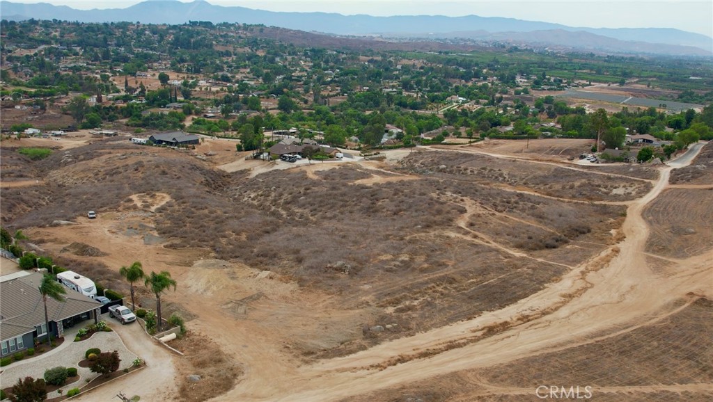 976 Highridge Street Riverside, CA 92506 - Photo 8 of 12