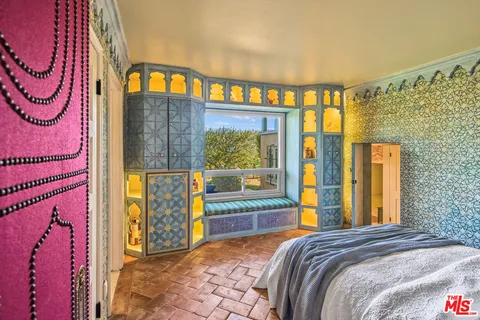 $28,500,000 | 28980 Cliffside Drive, Malibu, CA 90265