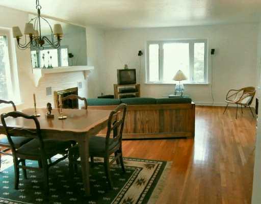 24 Penhurst Road Pittsburgh, PA 15202 - Photo 3 of 8 Dining Room.