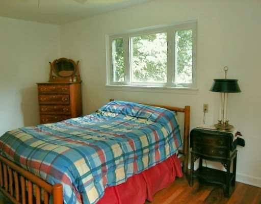 24 Penhurst Road Pittsburgh, PA 15202 - Photo 6 of 8 Master Bedroom.