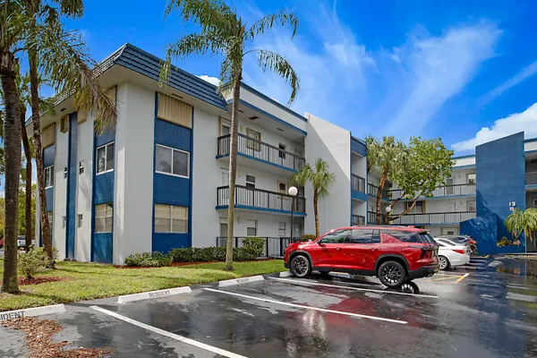 $135,000 | 3100 Holiday Springs Boulevard, Unit 111, Margate, FL 33063