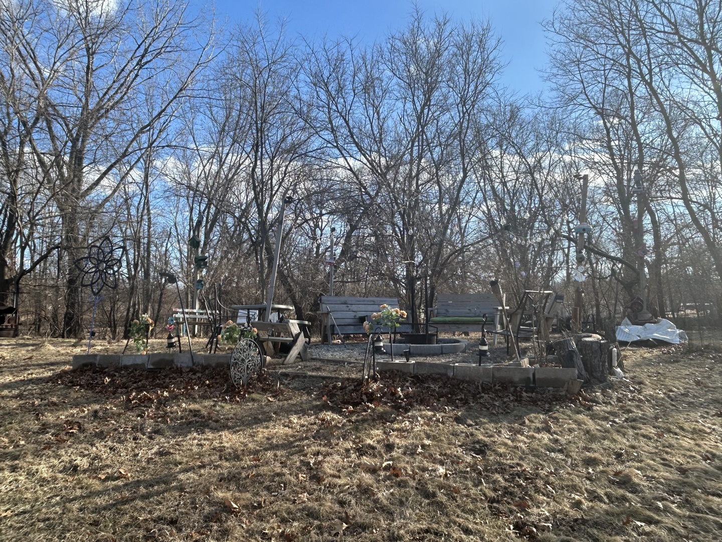 6-19 Woodhaven Lakes Sublette, IL 61367 - Photo 22 of 24 a backyard of a house with lots of green space