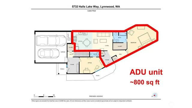 a view of a livingroom and dining room