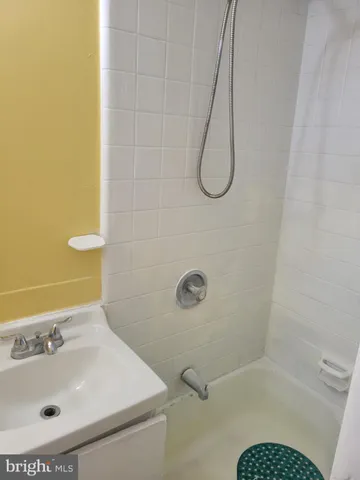 $1,450 | 512 Chain Street, Unit 2F, Norristown, PA 19401