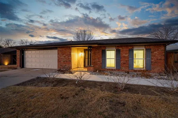 $392,500 | 4125 Hawthorn Lane, Fort Worth, TX 76137