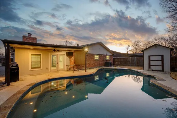 $392,500 | 4125 Hawthorn Lane, Fort Worth, TX 76137