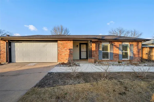 $392,500 | 4125 Hawthorn Lane, Fort Worth, TX 76137