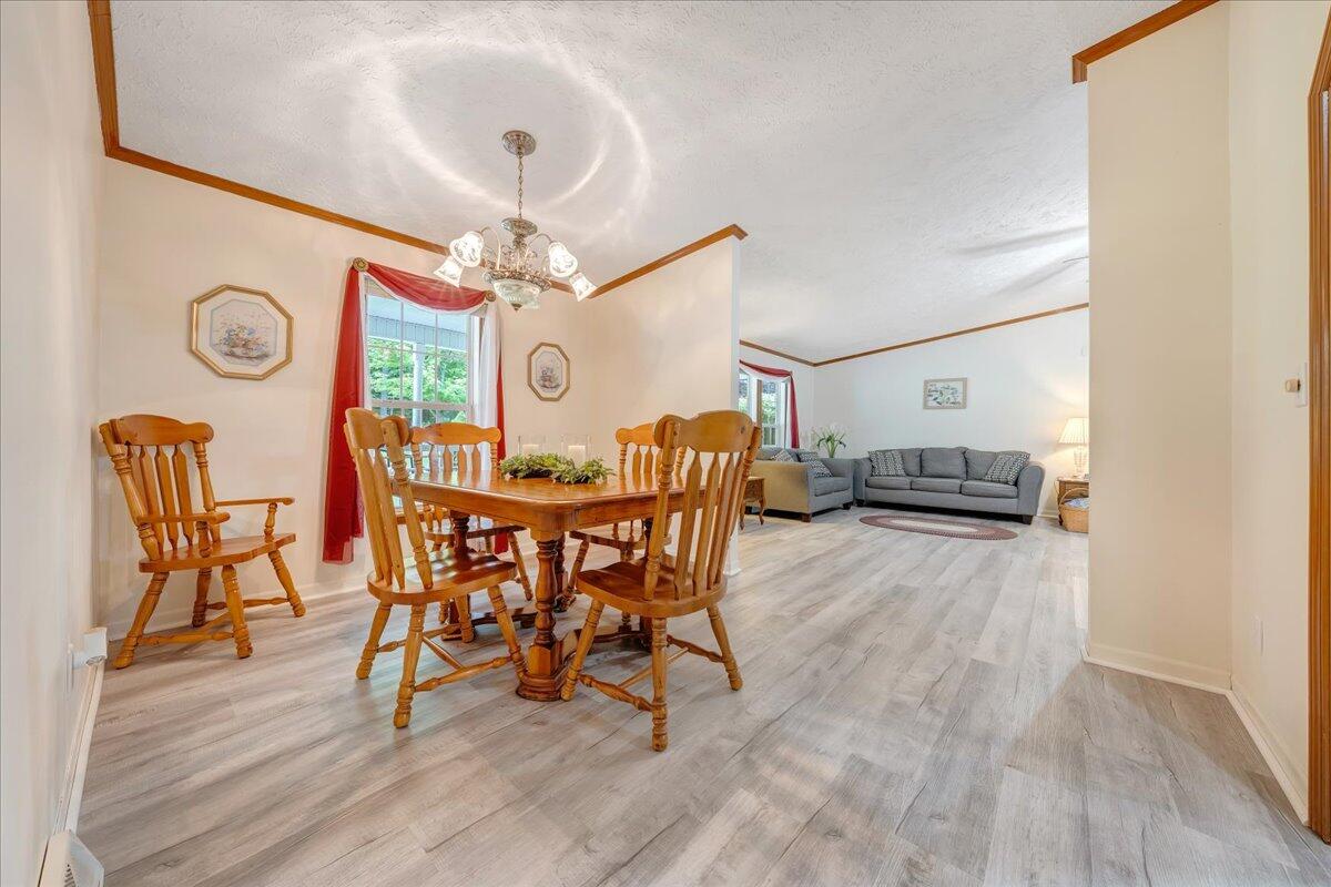 2684 Mountain Valley Road Vinton, VA 24179 - Photo 12 of 77 010-MIB06928