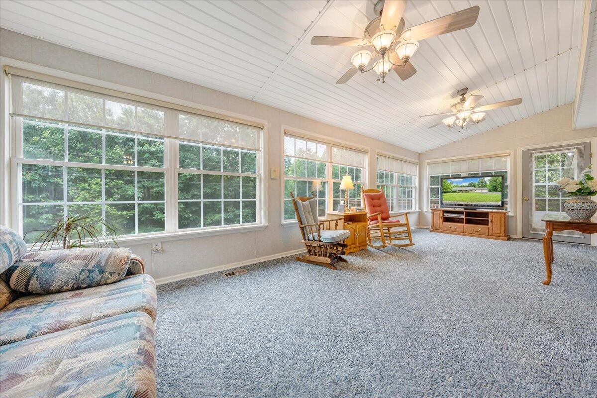 2684 Mountain Valley Road Vinton, VA 24179 - Photo 21 of 77 019-MIB06955