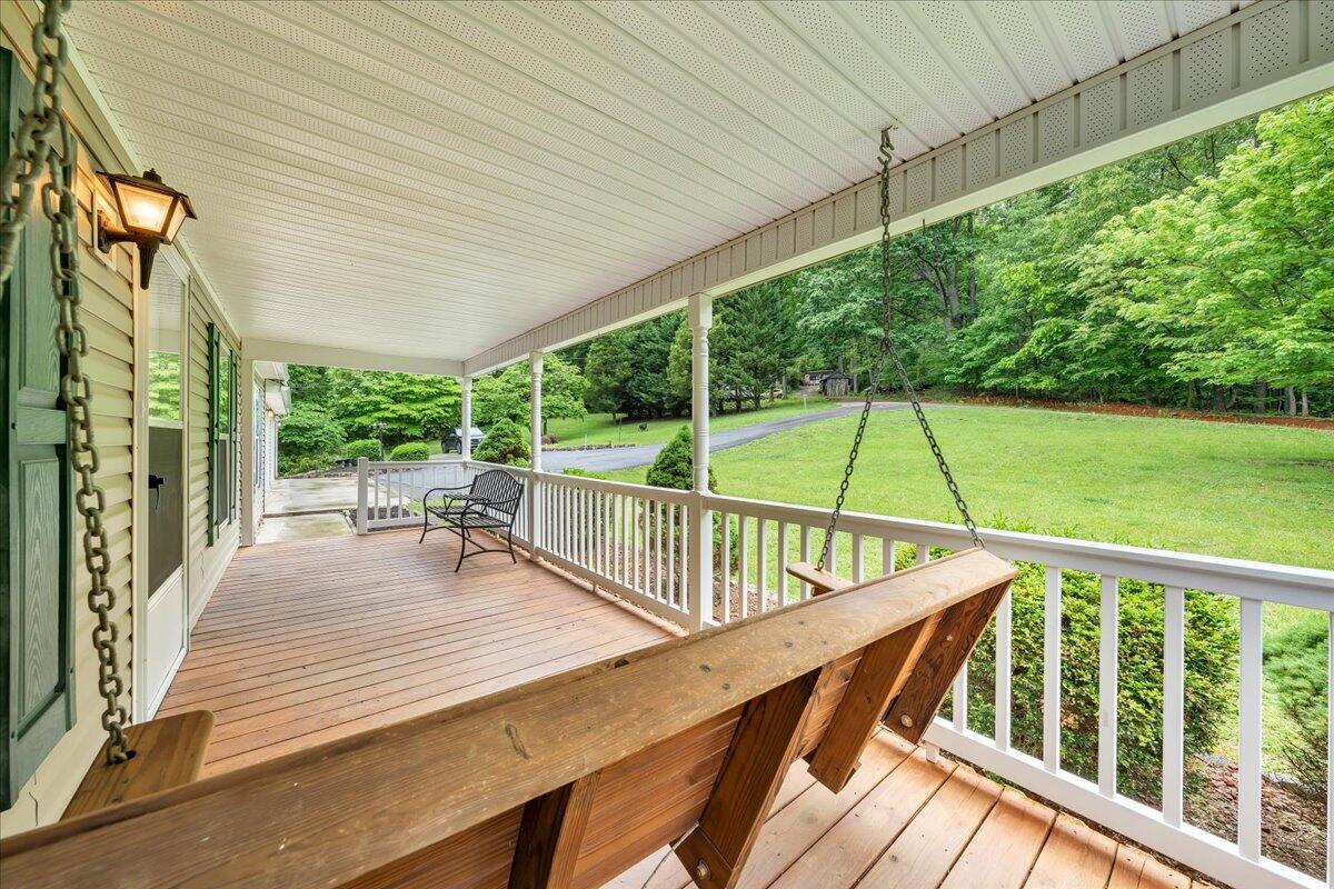2684 Mountain Valley Road Vinton, VA 24179 - Photo 3 of 77 046-MIB07006