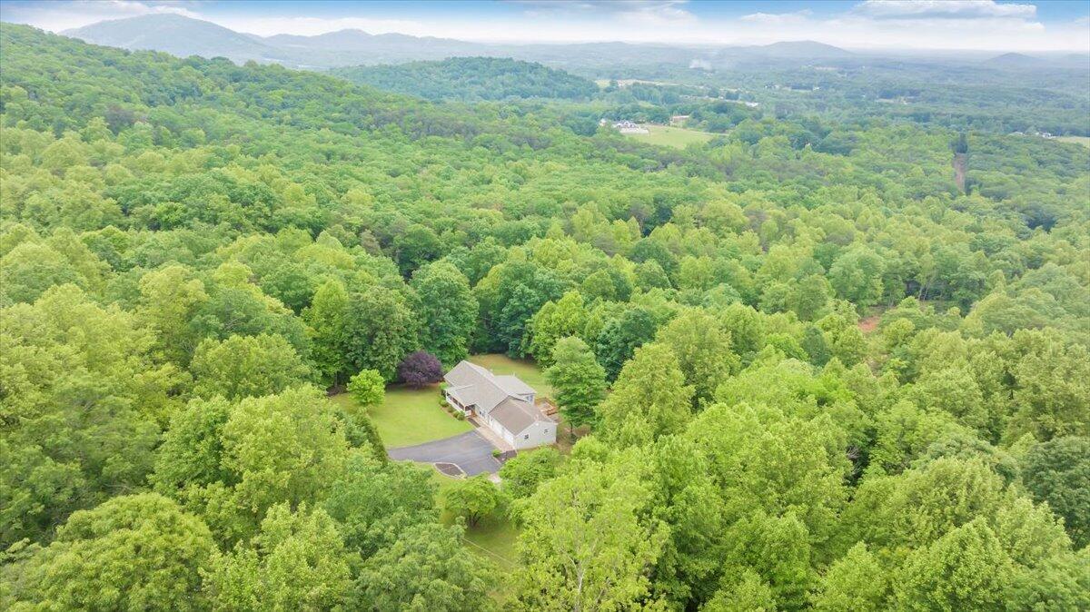 2684 Mountain Valley Road Vinton, VA 24179 - Photo 61 of 77 059-DJI_20240517102058_0038_D_MIB