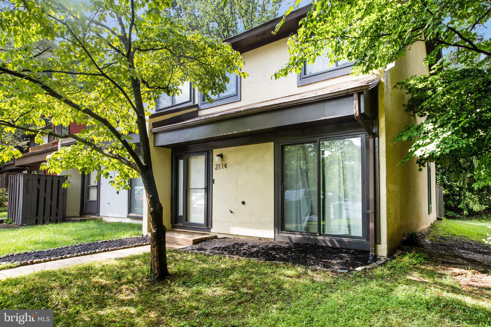 2114 Cartwright Place Reston, VA 20191 - Photo 3 of 63 Gallery Image 3