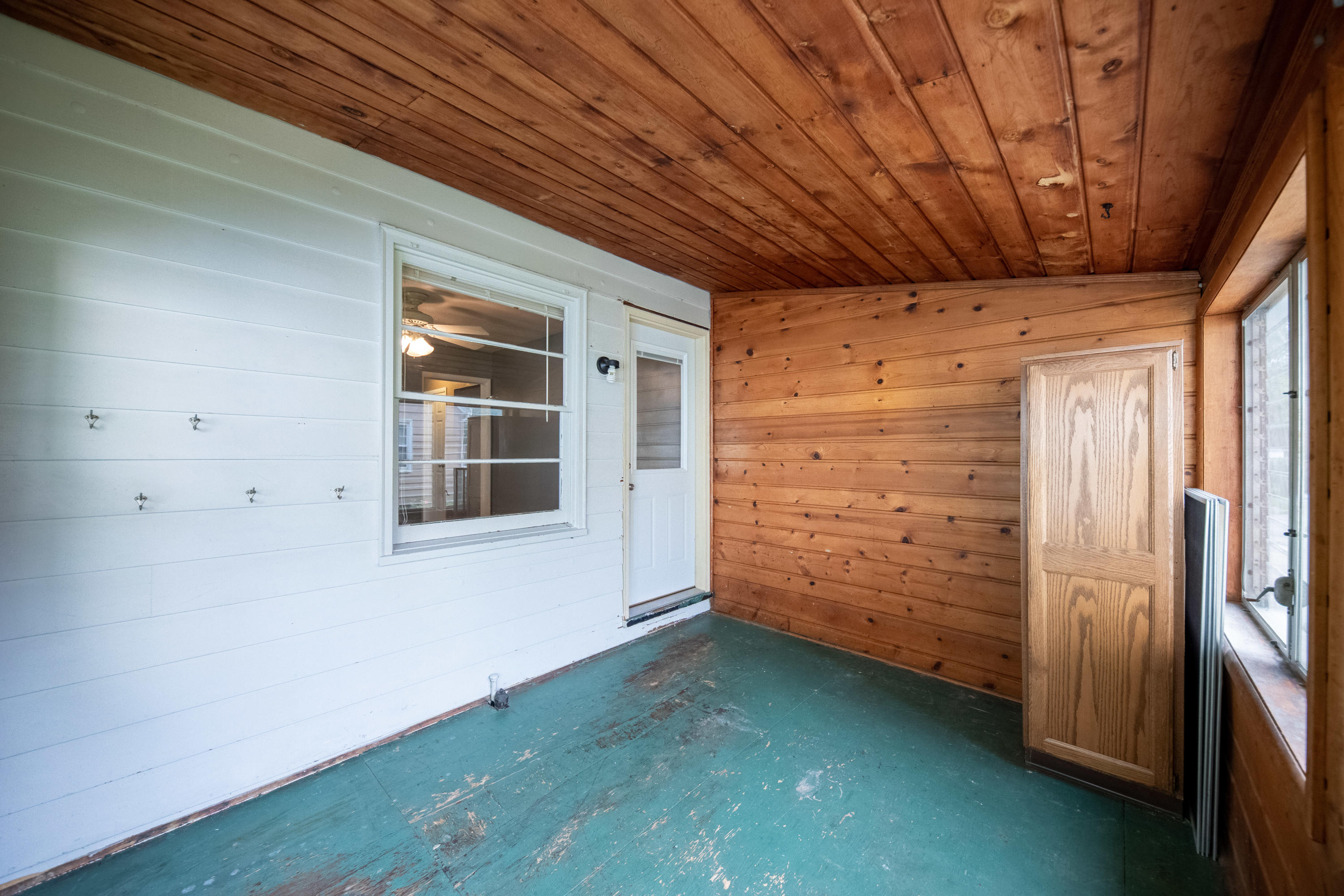 3215 Random Road Kalamazoo, MI 49004 - Photo 6 of 33 Random-16