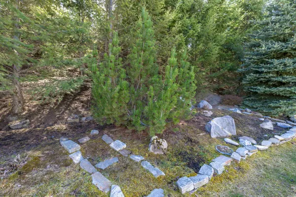 $450,000 | 6009 Ruby Way, Nine Mile Falls, WA 99026