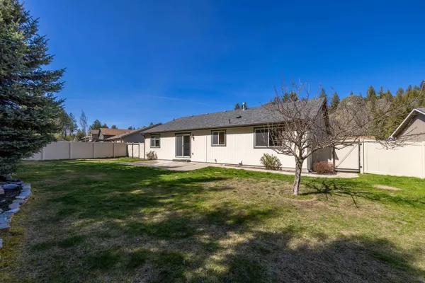 $450,000 | 6009 Ruby Way, Nine Mile Falls, WA 99026