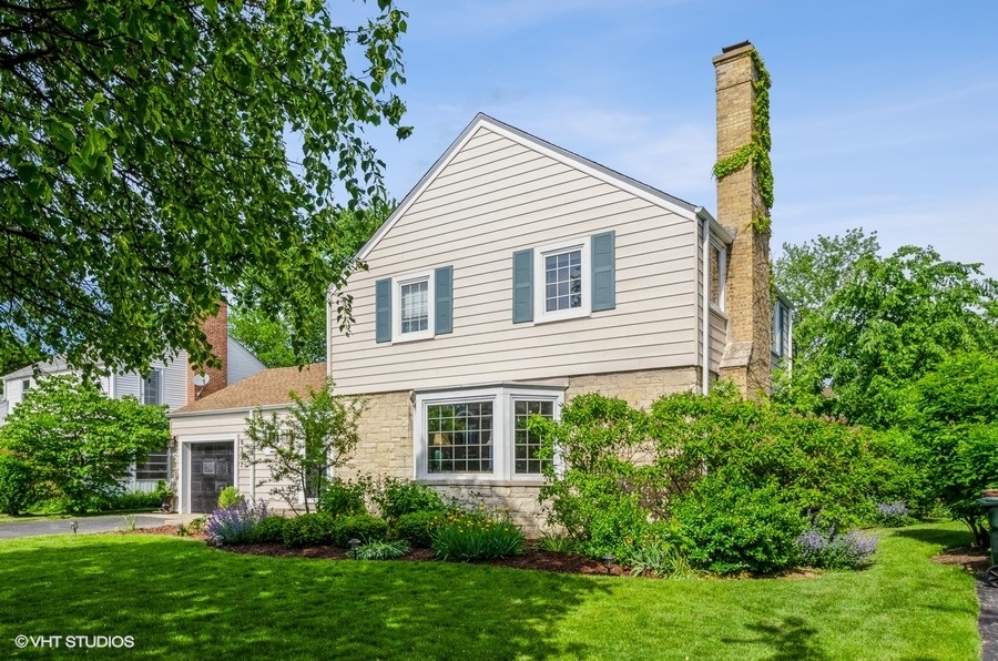 9337 Crawford Avenue Evanston, IL 60203 - Photo 2 of 37