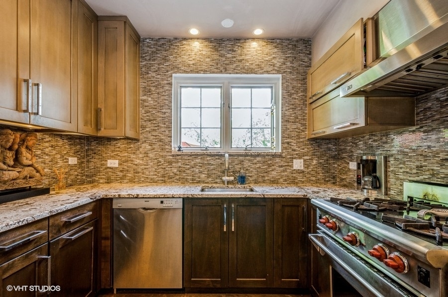 9337 Crawford Avenue Evanston, IL 60203 - Photo 14 of 37