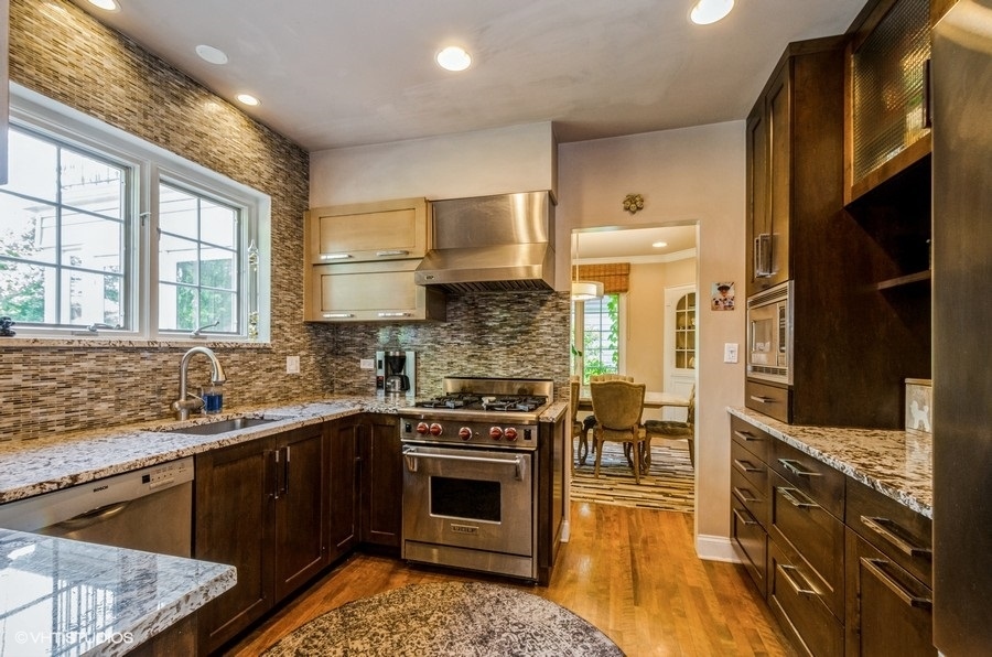 9337 Crawford Avenue Evanston, IL 60203 - Photo 15 of 37