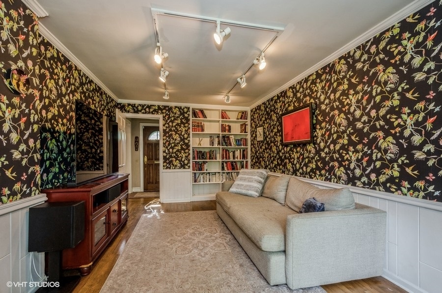 9337 Crawford Avenue Evanston, IL 60203 - Photo 20 of 37