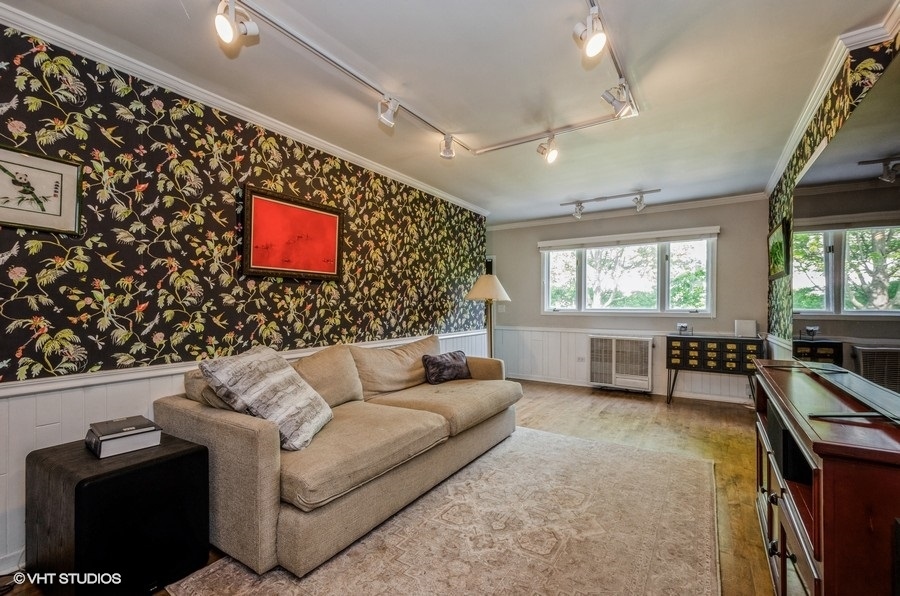 9337 Crawford Avenue Evanston, IL 60203 - Photo 21 of 37