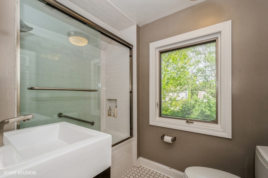 9337 Crawford Avenue Evanston, IL 60203 - Photo 22 of 37