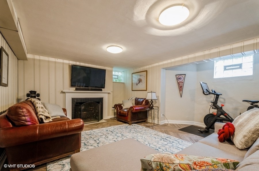 9337 Crawford Avenue Evanston, IL 60203 - Photo 28 of 37