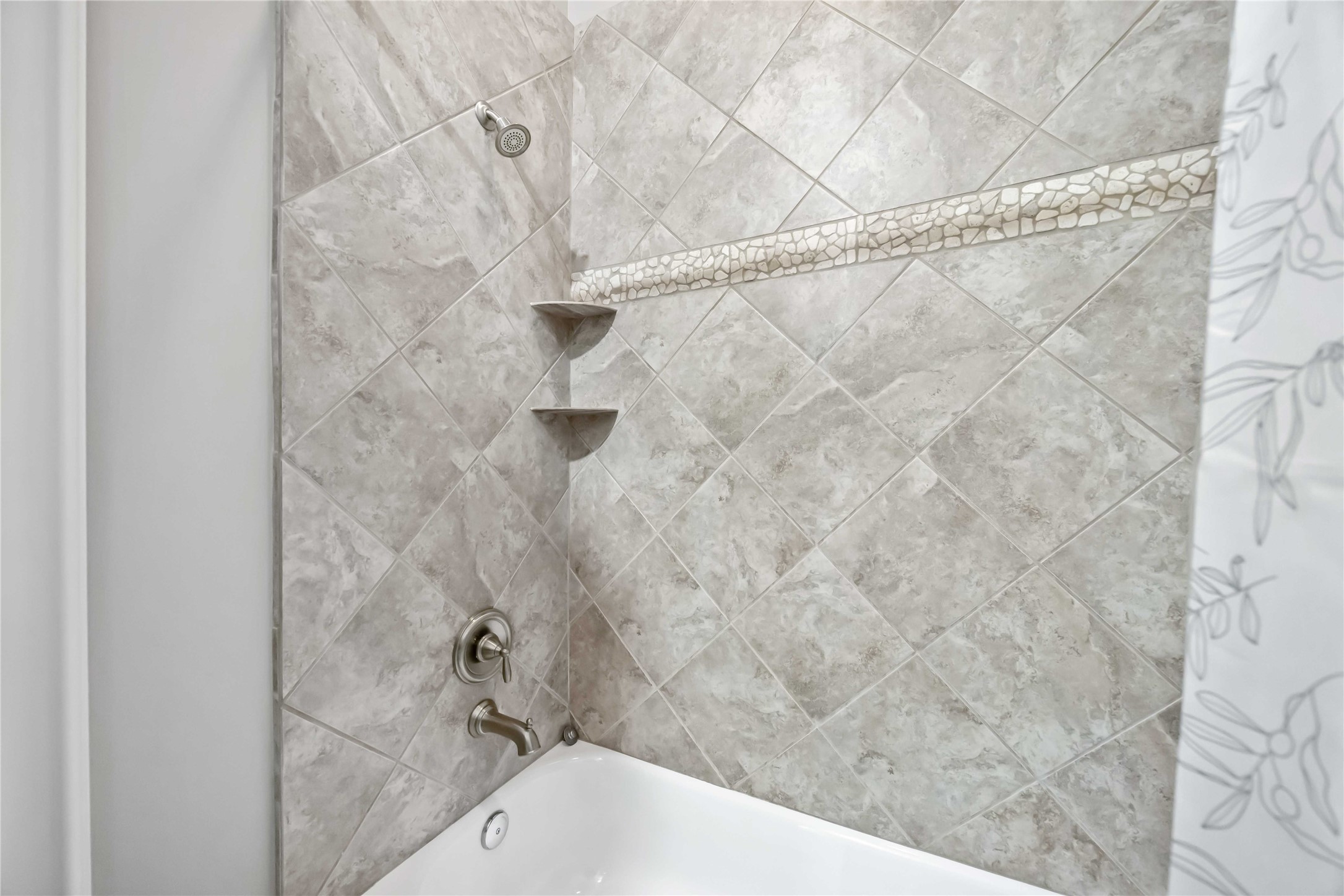 328 Bomar Street Houston, TX 77006 - Photo 24 of 25 Fourth floor shower