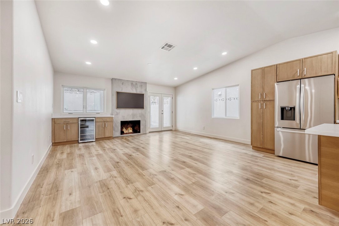 3155 Mountain Spring Road Las Vegas, NV 89146 - Photo 5 of 44