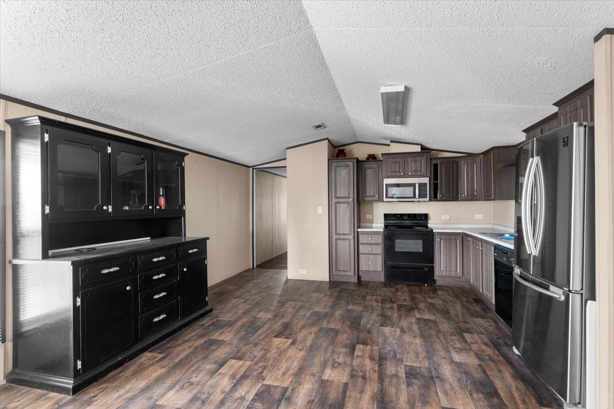 337 Southwest Front Street Bartlett, TX 76511 - Photo 7 of 30 View of nice kitchen area with ample space for also the dining area.