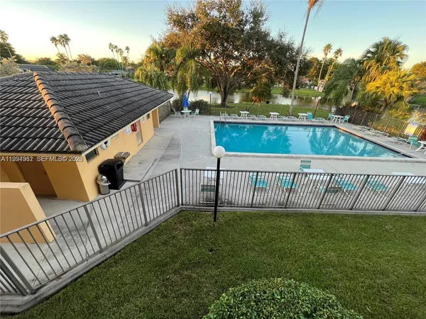 $1,950 | 11453 Northwest 39th Court, Unit 2102, Coral Springs, FL 33065
