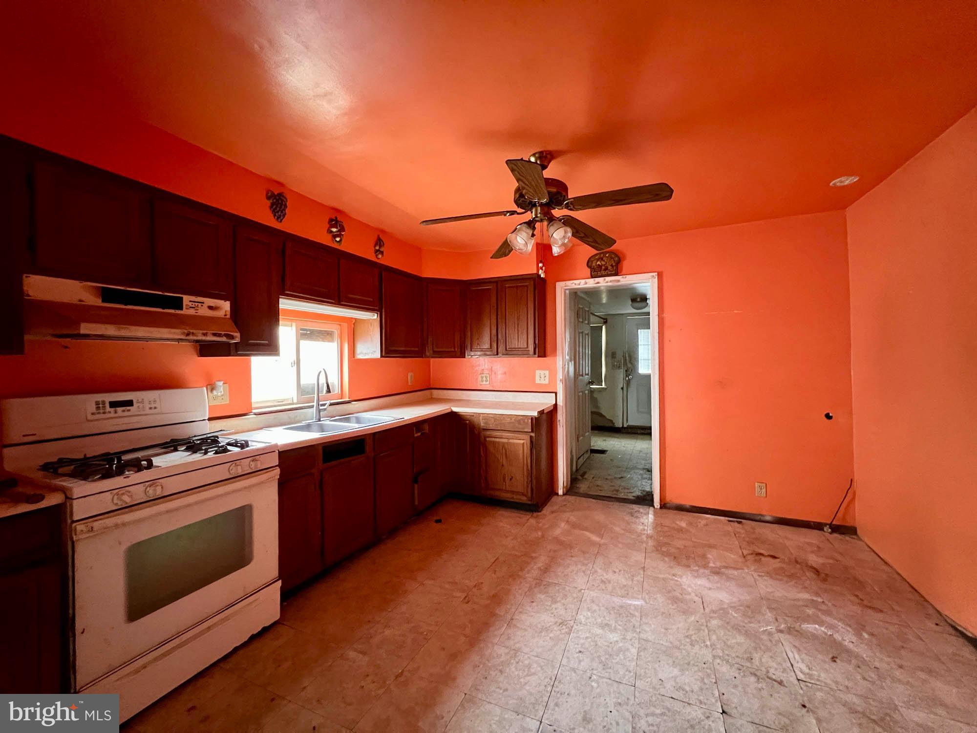 3731 Falls Road Baltimore, MD 21211 - Photo 10 of 15 Gallery Image 10